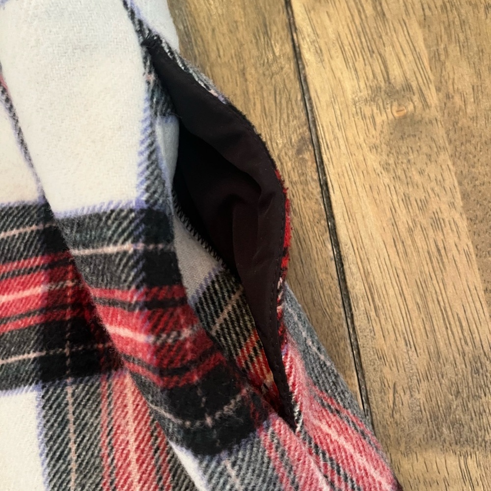 Hollister Red and Black Plaid Mini Skirt size Small - Picture 5 of 8